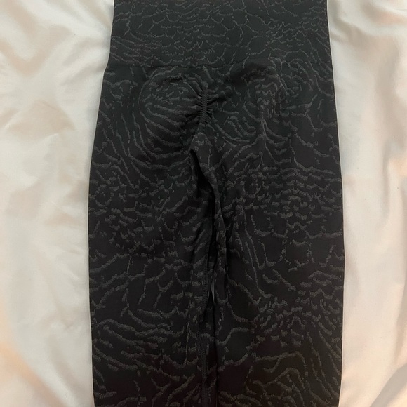 Gymshark leggings - Picture 2 of 3